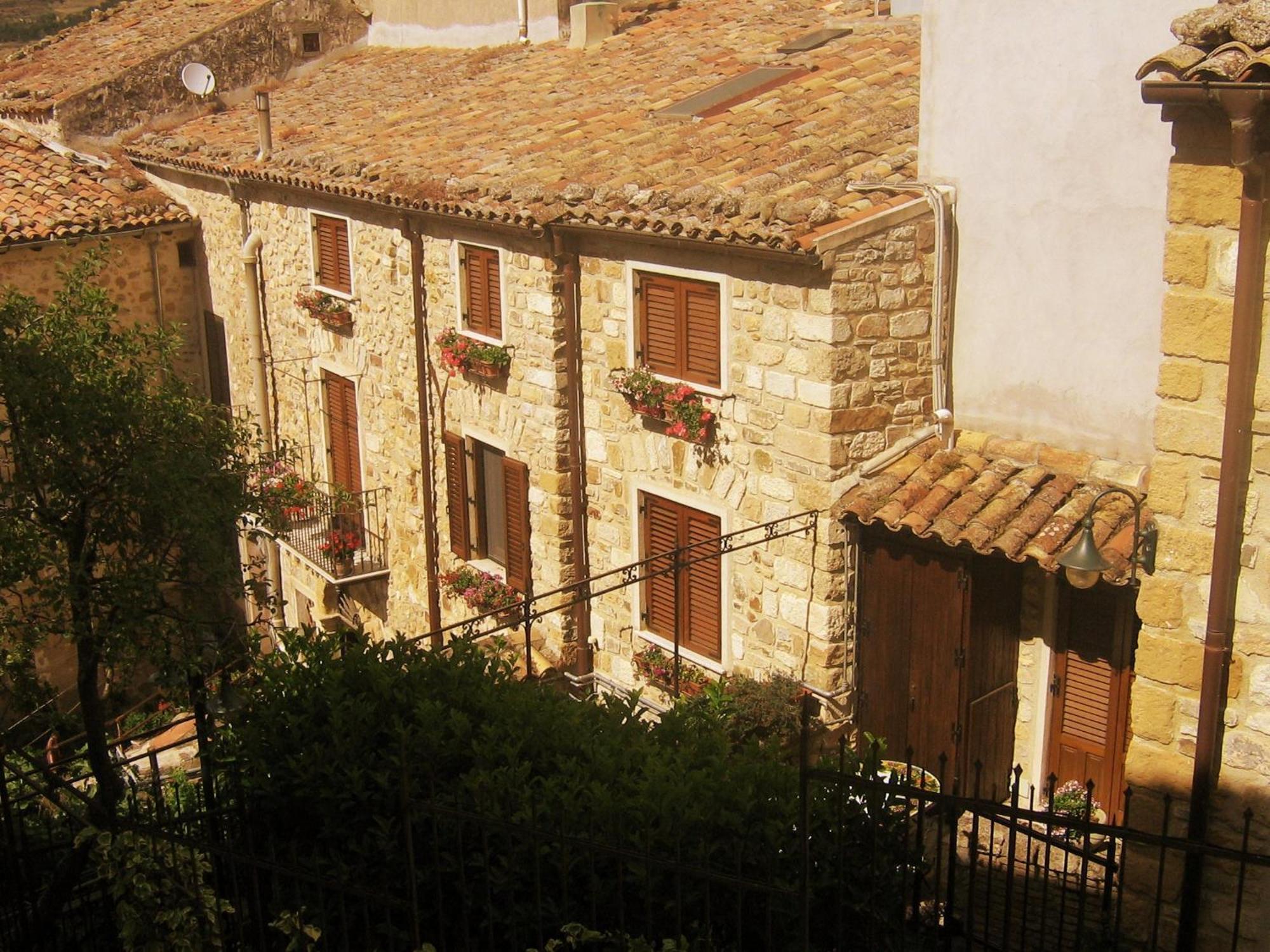 Il Castello Bed & Breakfast เปตราเลีย ซอตตานา ภายนอก รูปภาพ