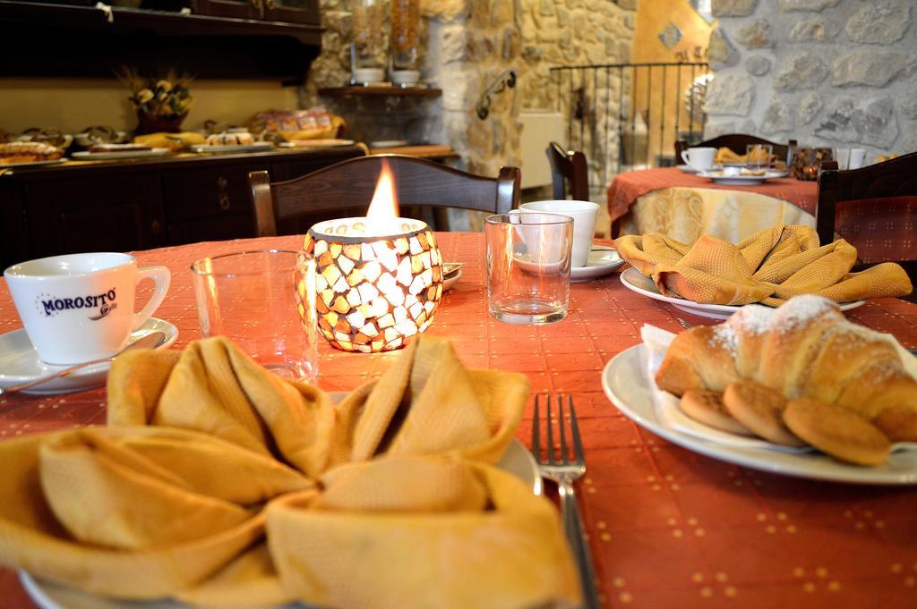 Il Castello Bed & Breakfast เปตราเลีย ซอตตานา ภายนอก รูปภาพ
