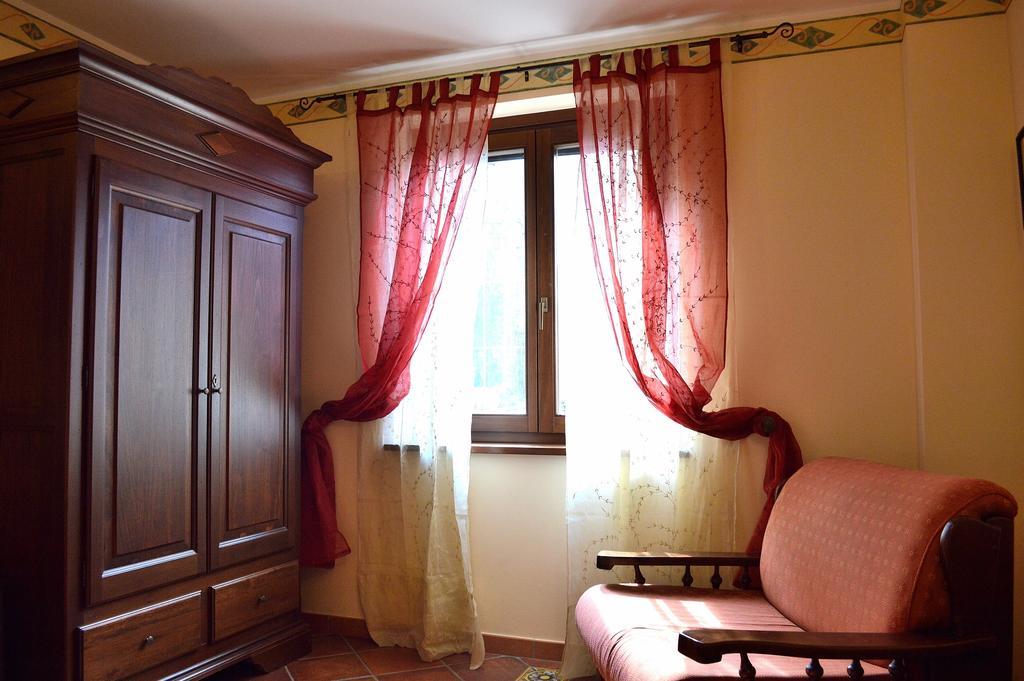 Il Castello Bed & Breakfast เปตราเลีย ซอตตานา ภายนอก รูปภาพ