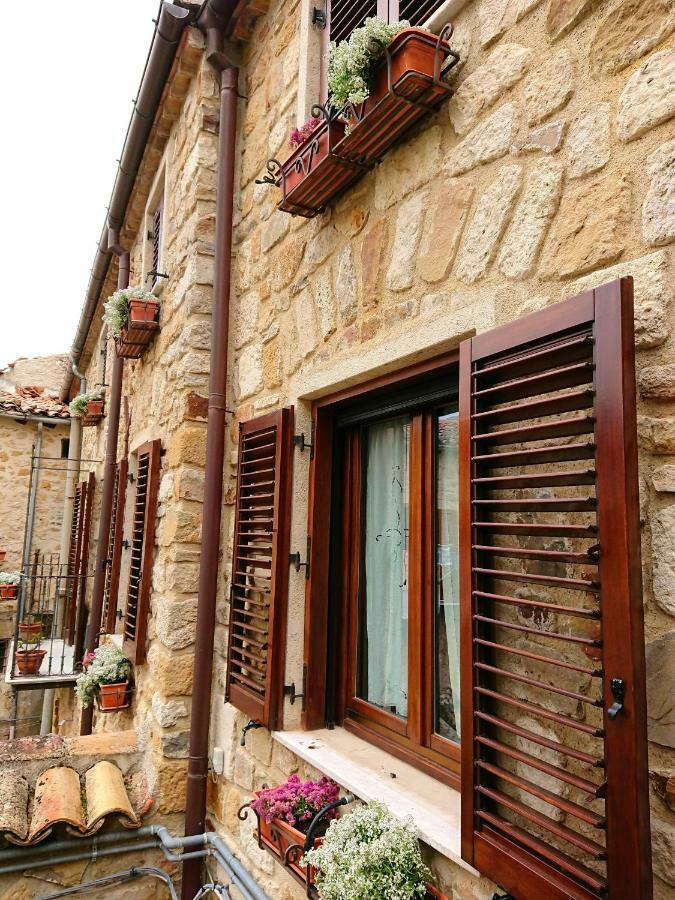Il Castello Bed & Breakfast เปตราเลีย ซอตตานา ภายนอก รูปภาพ
