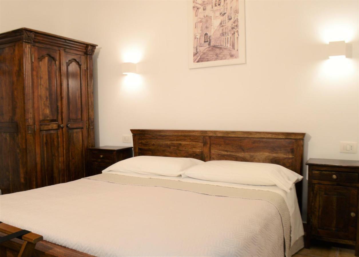 Il Castello Bed & Breakfast เปตราเลีย ซอตตานา ภายนอก รูปภาพ